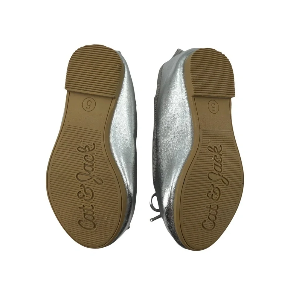 Cat & Jack Girl's Silver Bow Ballet Flats Size 5 Toddler